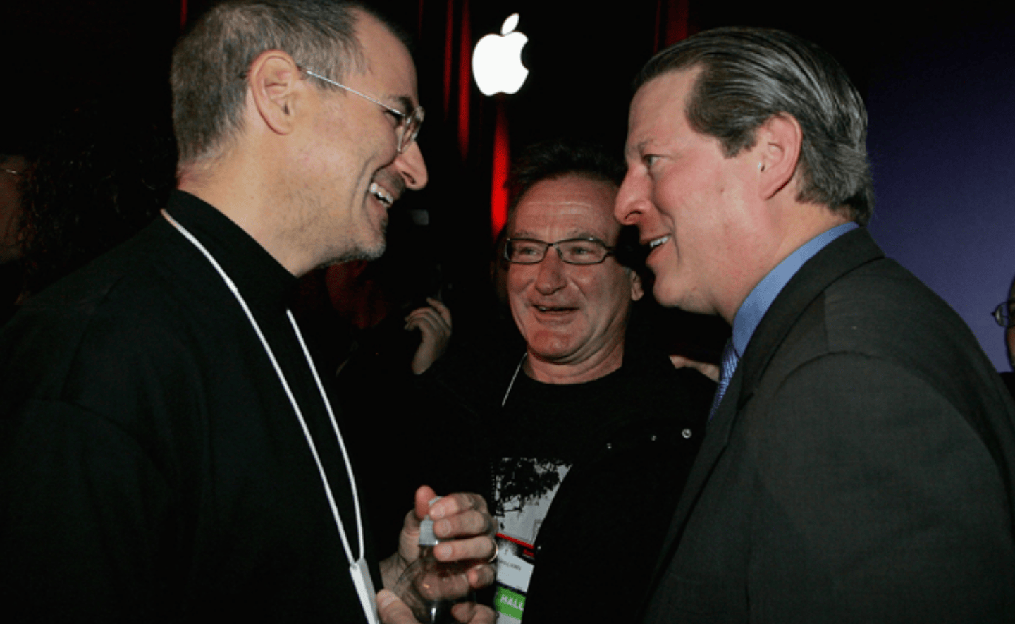 Điều mọi người chưa biết về Steve Jobs: Ông ấy rất hài hước, thậm chí còn “ trêu đùa bằng cách kéo quần” với Al Gore