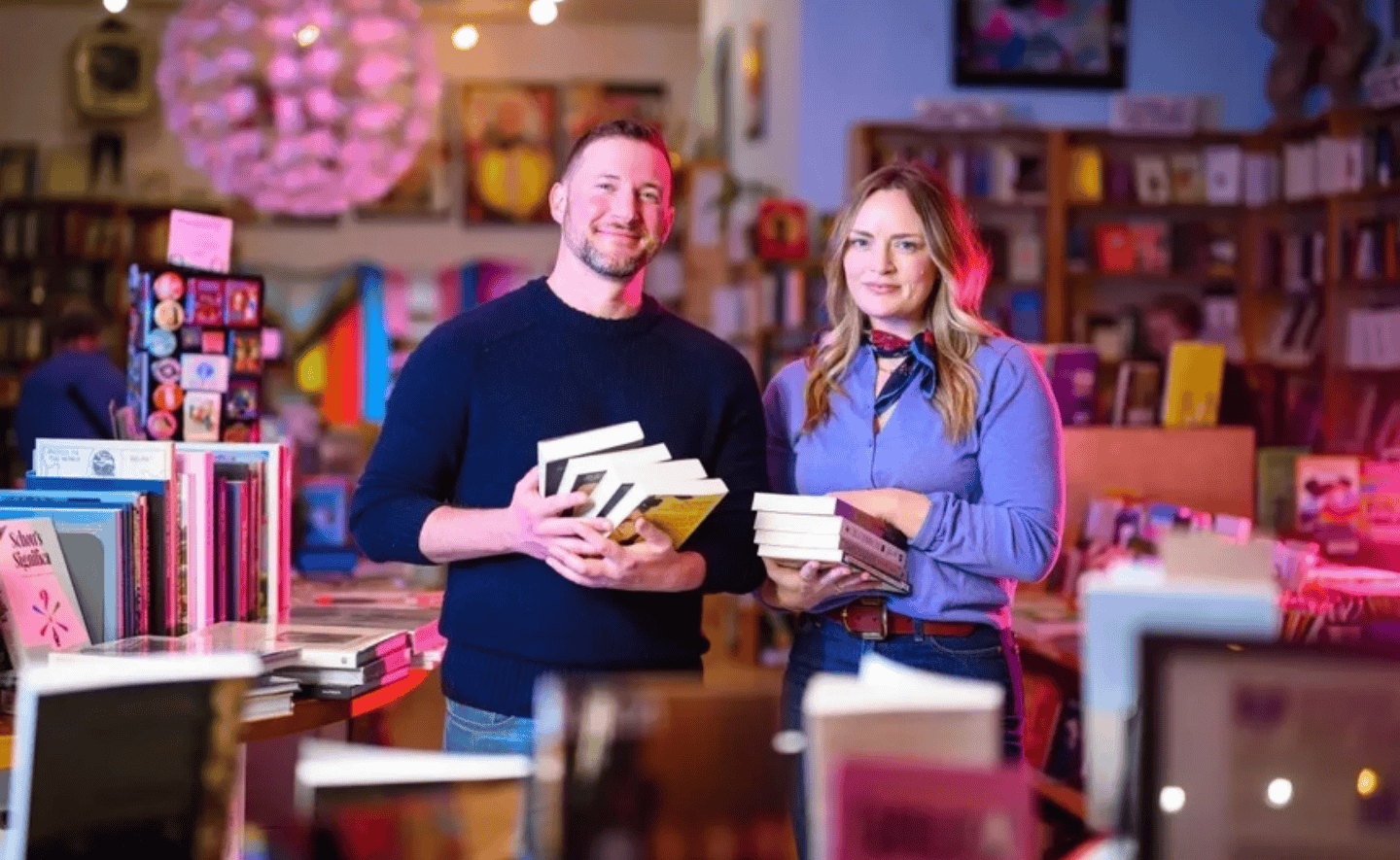 Quyền lực ‘khủng’ của những người nổi tiếng trong giới sách