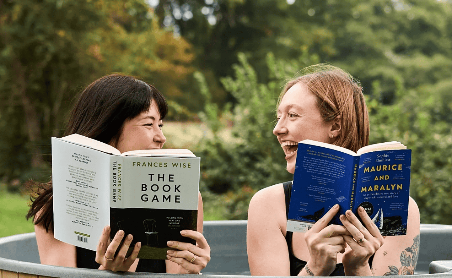 Chi hơn 1.000 USD để 'đọc sách cùng người lạ'