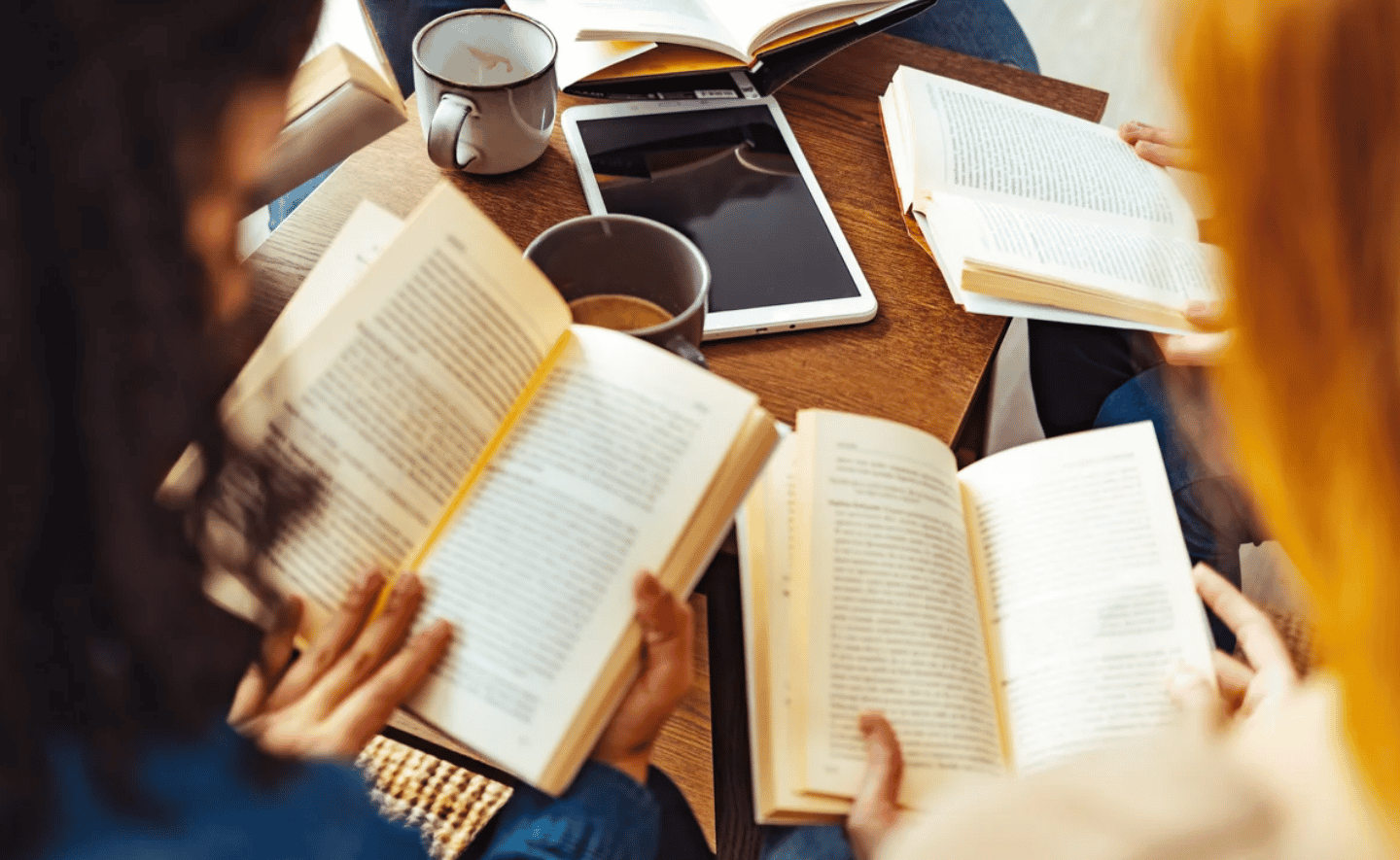 Gen Z đang tái định nghĩa câu lạc bộ sách như thế nào?