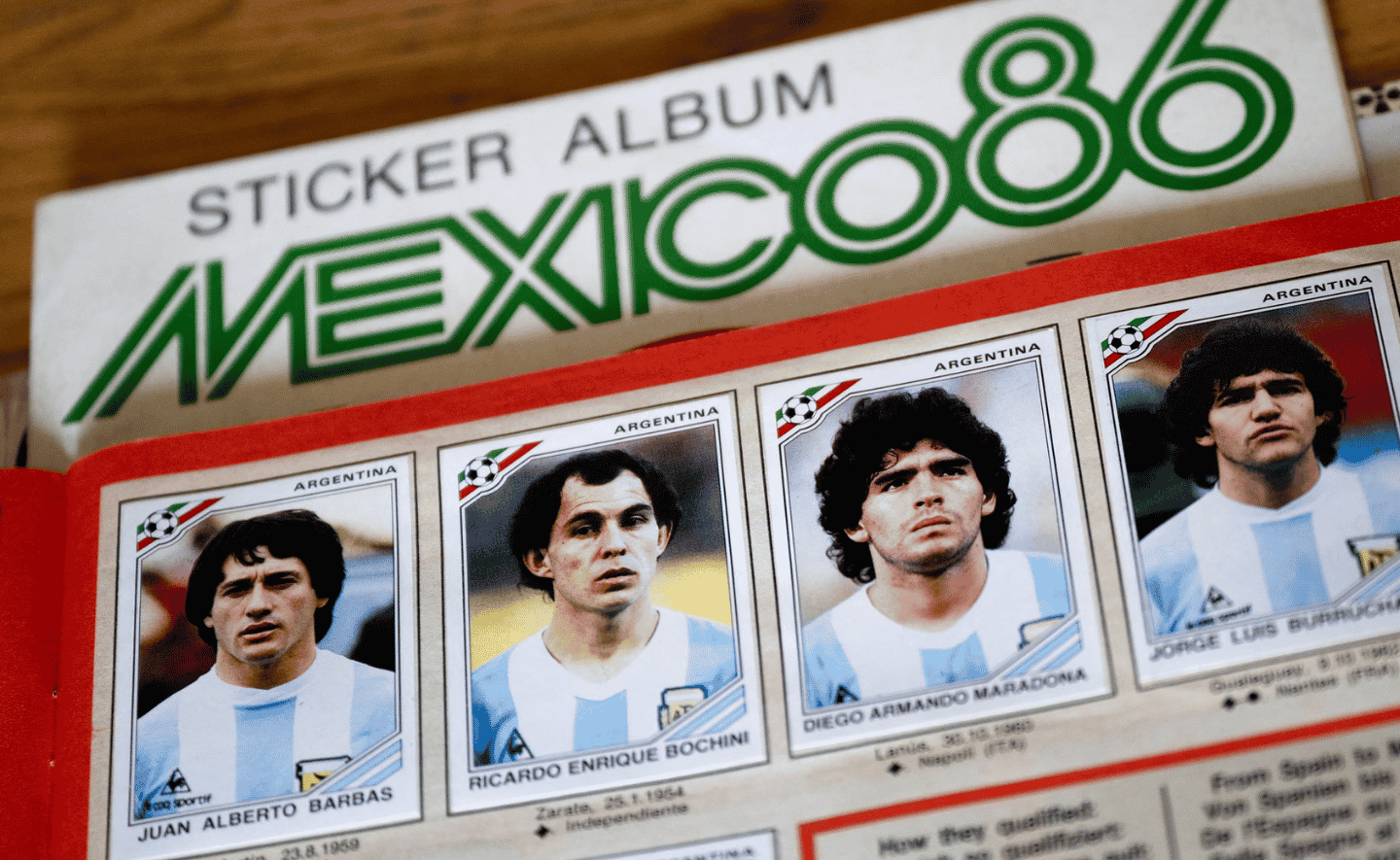 Hơn nửa thế kỷ gắn bó với World Cup, album sticker Panini sắp khép lại một kỷ nguyên