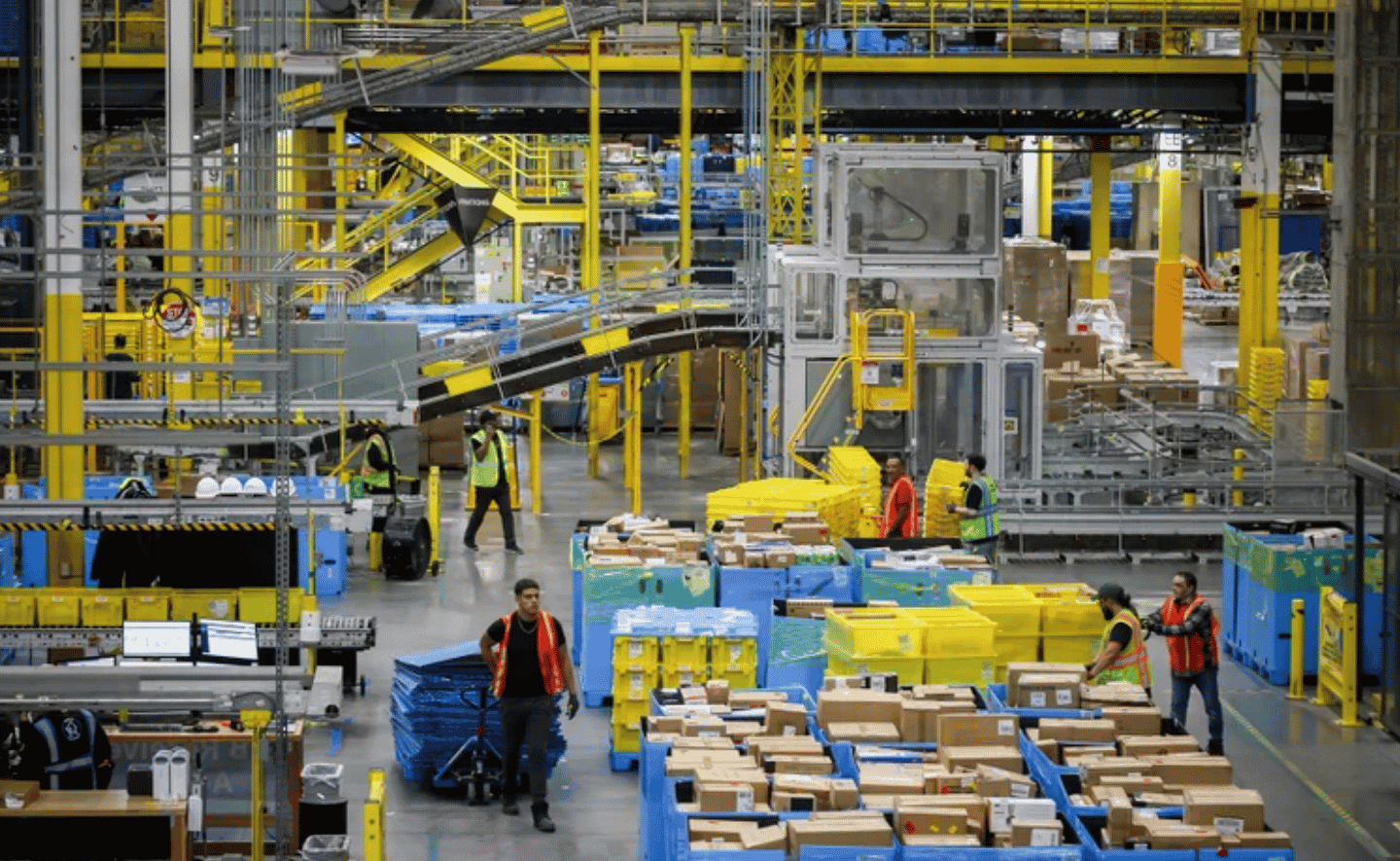 Amazon đang mua sách cũ rồi tiêu hủy sau khi quét, những đơn hàng này đã xuất hiện từ năm 2024