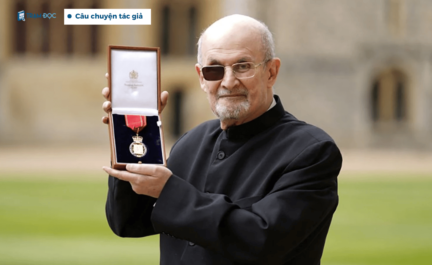 Salman Rushdie ở tuổi 79: Nhận Huân chương vì thành tựu trọn đời