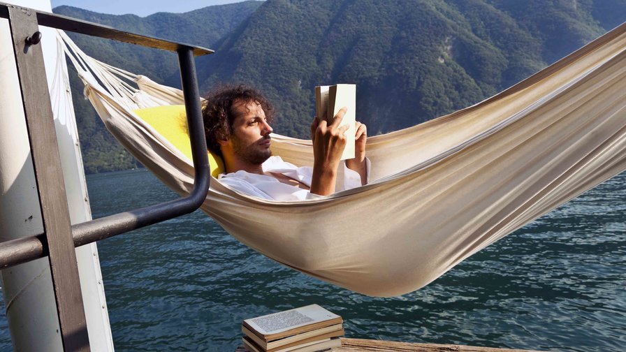 Cô đơn = Cách giải trí ngược đời của thiên hạ!