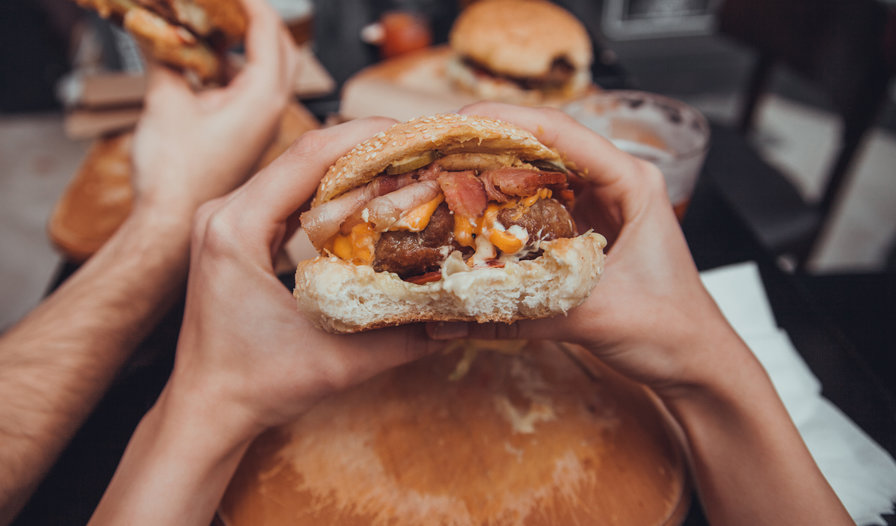 Đồ ăn mang lại hạnh phúc? Chỉ là tin vịt!