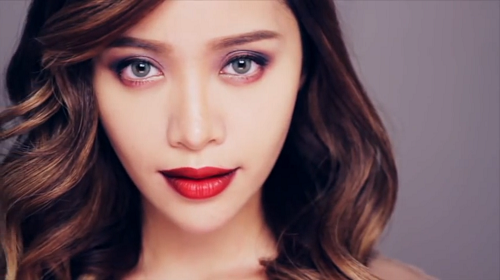 Sắc đẹp ảnh hưởng đến cách bạn đối xử với người khác như thế nào