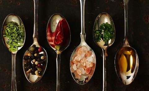 Tình thế tiến thoái lưỡng nan của động vật ăn tạp: Chúng ta nên ăn gì?