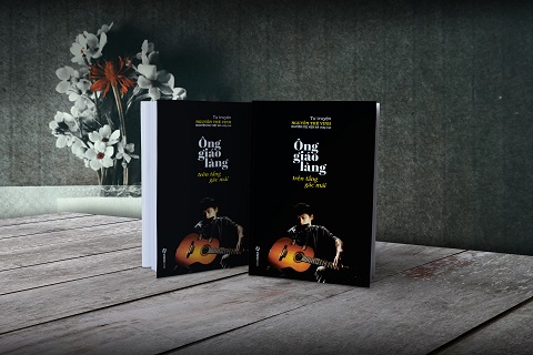 Ông giáo làng trên tầng gác mái: Không chỉ vượt qua nghịch cảnh mà còn giúp đỡ người khác