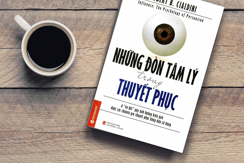 Đọc sách “Những đòn tâm lý trong thuyết phục” để hiểu sức mạnh vô hình nào giúp ta dẫn dắt đám đông
