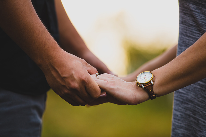 Làm thế nào để yêu đậm sâu nhưng không u mê?