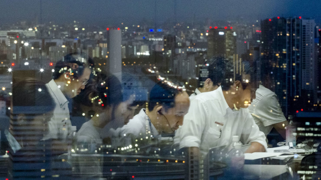 Làm việc như người Nhật hay tự tử như người Nhật? Và chúng ta đã bị lừa mị ra làm sao?