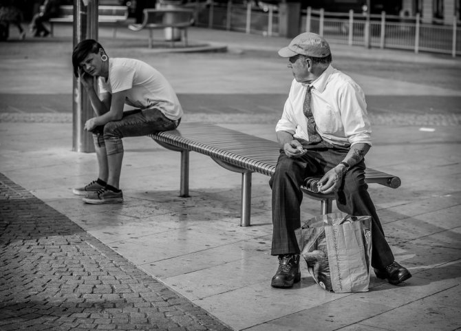 Khoảng cách thế hệ và những đứt gãy vô hình