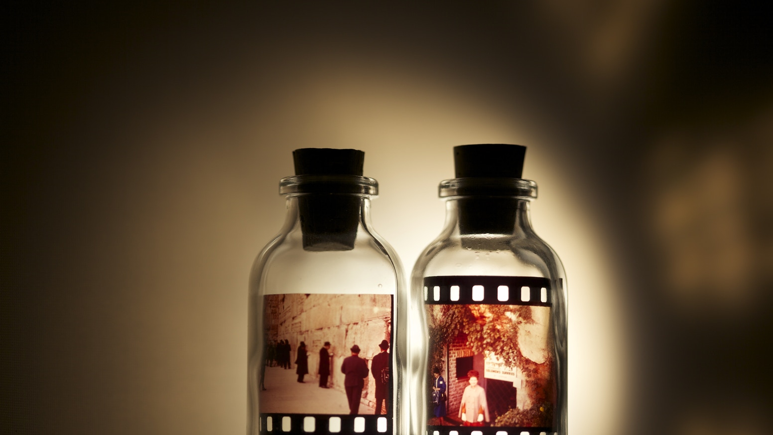 Làm sao “nhốt” được thời gian trong một cái chai: Lược sử về đồng hồ