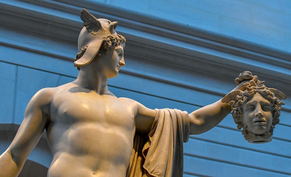 Tại sao bạn không cần đọc thêm nhiều sách mà hãy xách kiếm lên để giết rồng