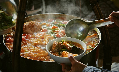 Bàn về bún trong tác phẩm của Thạch Lam và Vũ Bằng