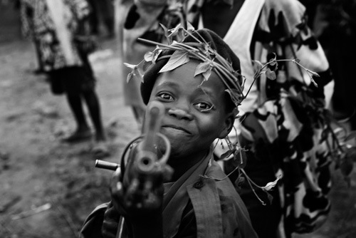 Dặm dài đã qua: Hồi ức của một chiến binh trẻ em