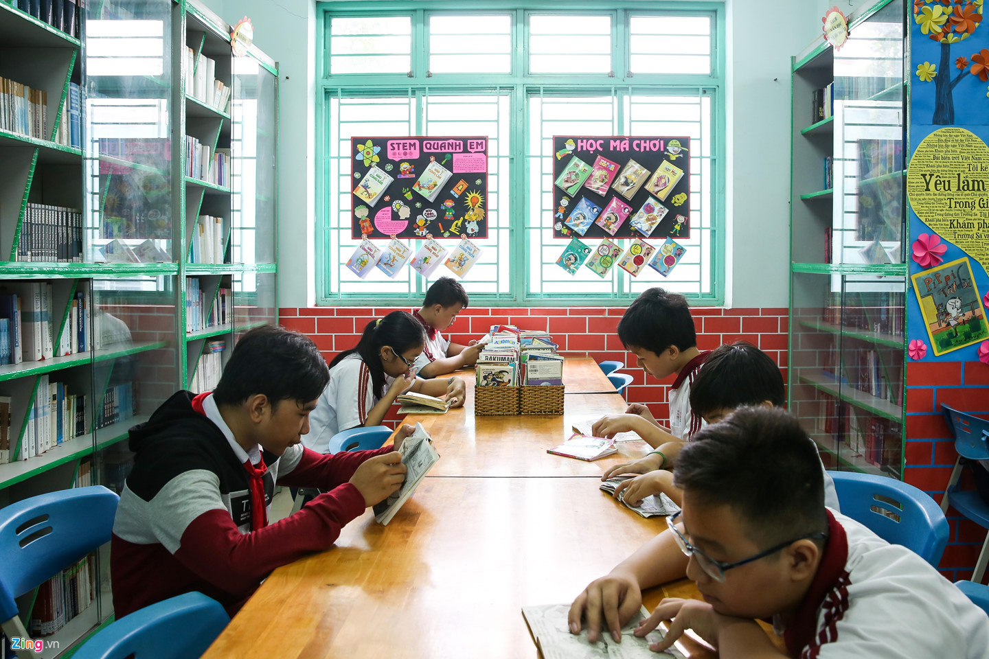 Thư viện đầy sắc màu của cô thủ thư ở Sài Gòn