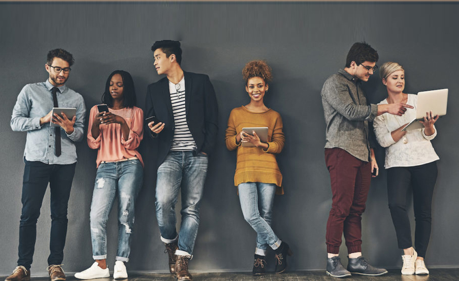 Đừng Nhìn Chúng Tôi Như Một Thế Hệ Manh Động