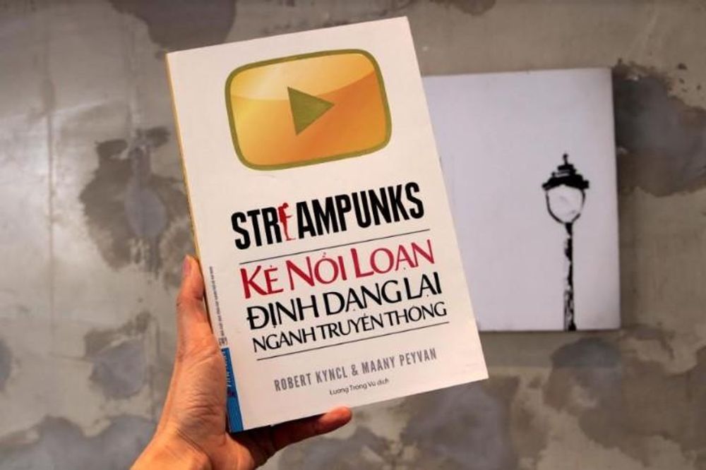 Những kẻ nổi loạn truyền thông: Các ngôi sao YouTube đang thúc đẩy một cuộc cách mạng media như thế nào