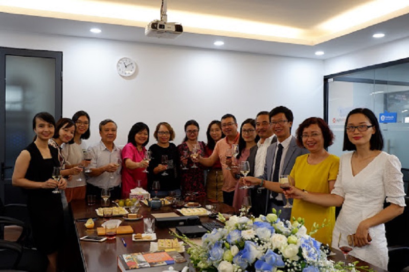 Công ty sách Omega Plus kỷ niệm 4 năm thành lập