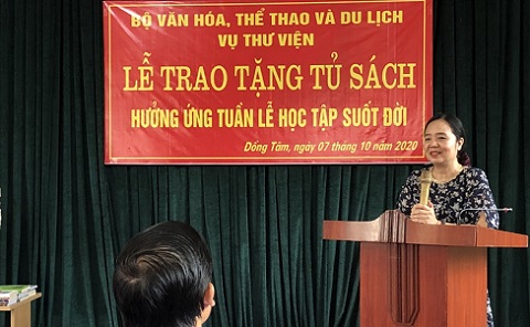 Alpha Books trao tặng 300 cuốn sách cho Tủ sách Đồng Tâm