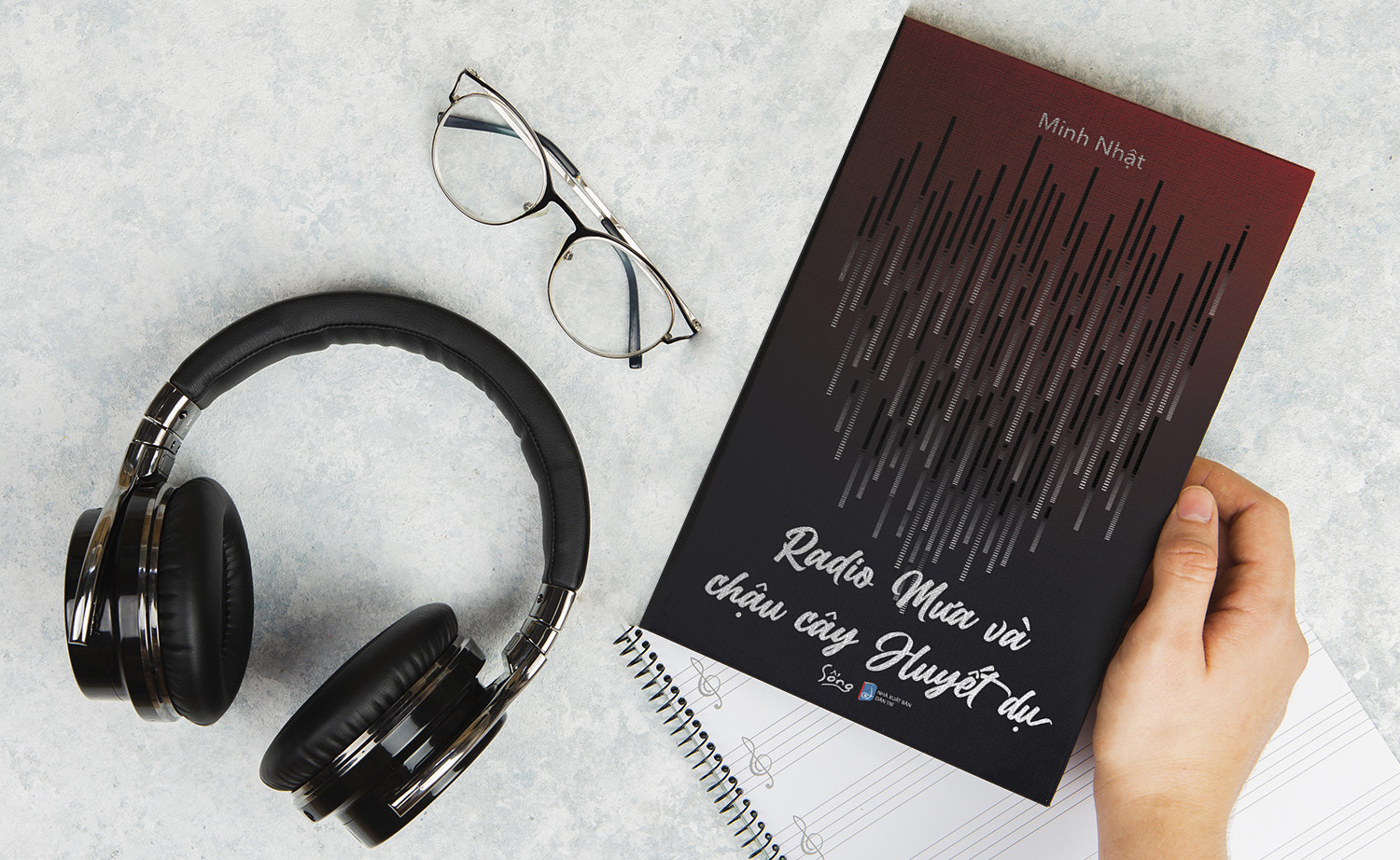 Radio Mưa và chậu cây Huyết dụ - Minh Nhật với chất liệu từ cuộc sống đưa bạn tới câu chuyện của chính bạn