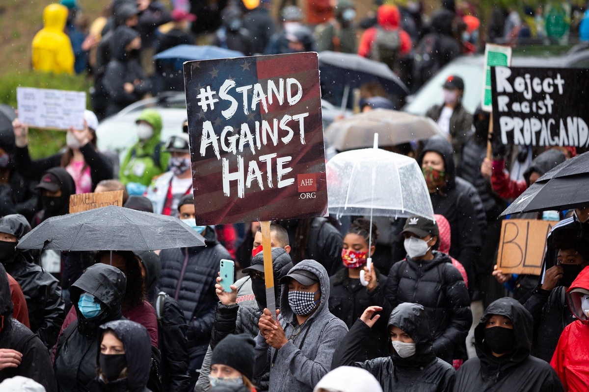 Những câu nói truyền cảm hứng ngăn chặn bạo lực do thù ghét