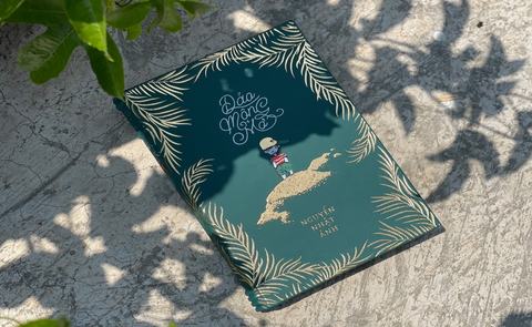 Nhà văn Nguyễn Nhật Ánh ký tặng sách bản đặc biệt