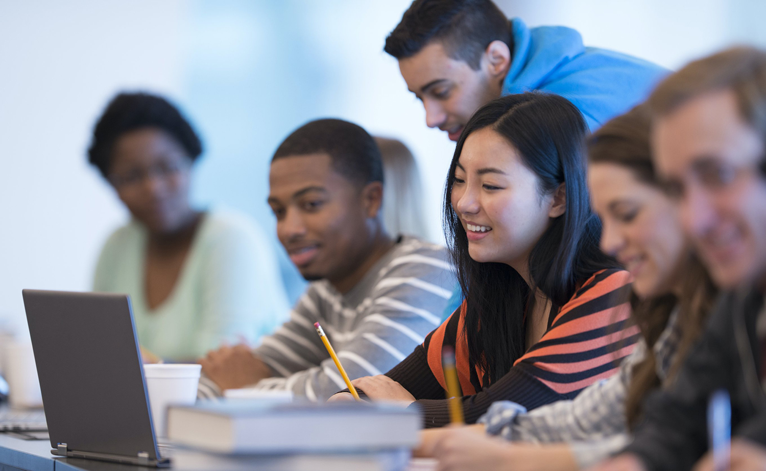 Mình Là Ai Giữa Một Quốc Gia “Mosaic”.