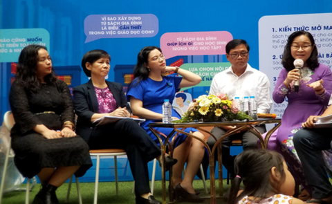 “Tủ sách gia đình” - Khơi dậy niềm đam mê đọc sách cho trẻ nhỏ