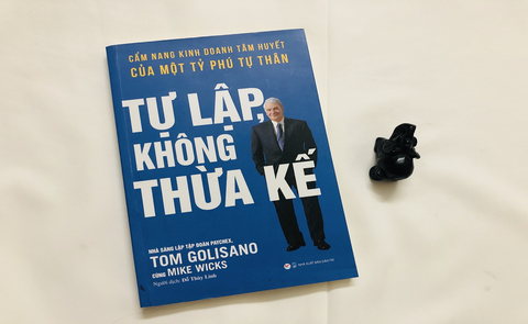 Tỷ phú tự thân nổi tiếng nước Mỹ chia sẻ 50 năm kinh nghiệm qua “Tự lập không thừa kế”