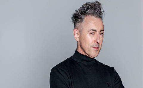 Cuốn hồi ký mới của Alan Cumming dự kiến xuất bản vào tháng 10