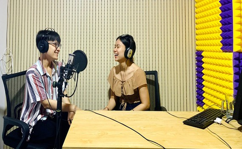 Phiêu giọng trên trang sách