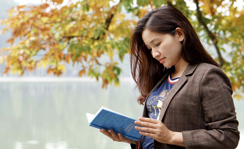 Nhà thơ, nhà báo Lữ Mai: Tôi không tin một tác phẩm thiếu thực tế lại chạm được vào cảm xúc con người