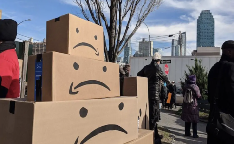 Amazon đang tiêu hủy hàng nghìn cuốn sách không bán được