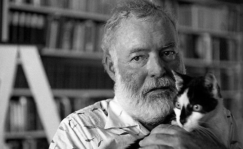 Có phải nhà văn Hemingway chết vì hoang tưởng?