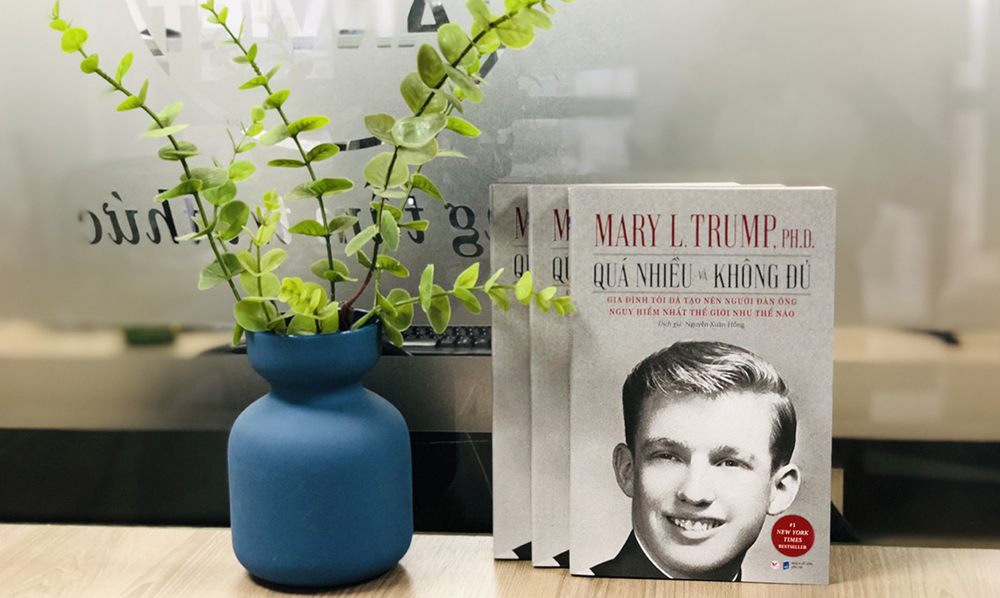 Cựu Tổng thống Mỹ Donald Trump xấu xí và kém cỏi trong cuốn sách “Quá nhiều và không đủ”