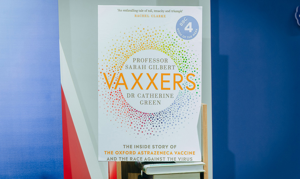 Sách về vaccine AstraZeneca sẽ có bản tiếng Việt