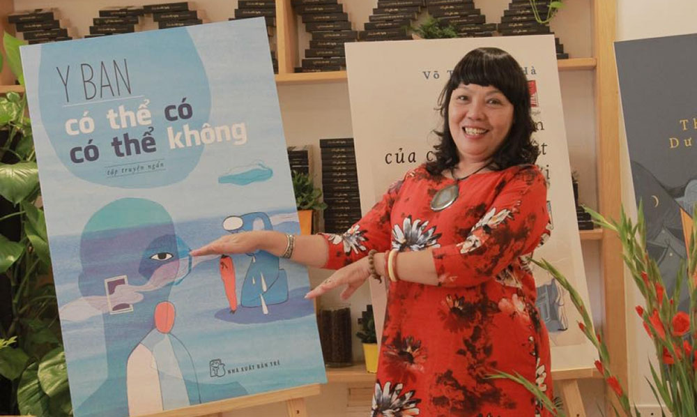 Nhà văn Y Ban: “Tôi đi giữa lằn ranh hiện đại và truyền thống”