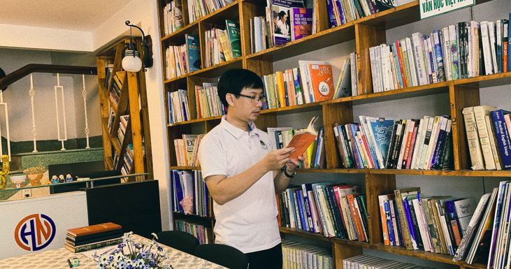 Thầy giáo trẻ mở thư viện