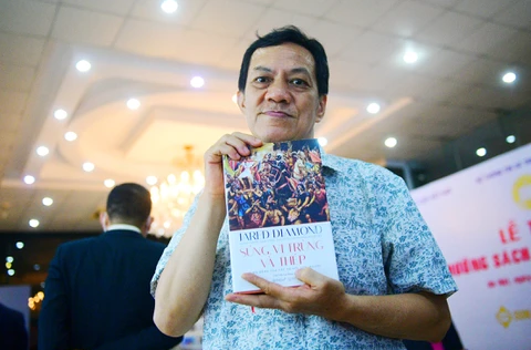 Dịch giả CHOÁNG NGỢP khi chuyển ngữ 'Súng, vi trùng và thép'