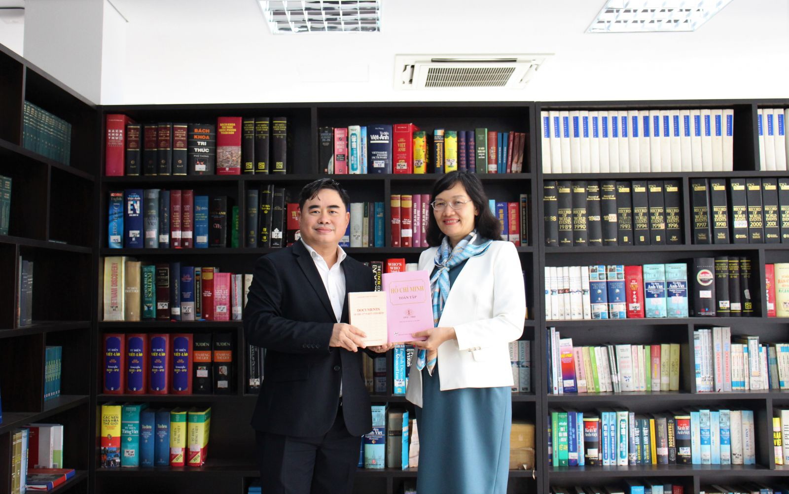 Phối hợp tuyên truyền và quảng bá sách về Chủ tịch Hồ Chí Minh